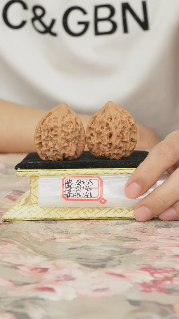 把件文玩核桃鸡心