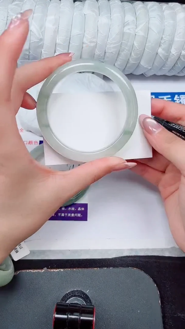 未镶嵌手镯石英质玉200-57/58