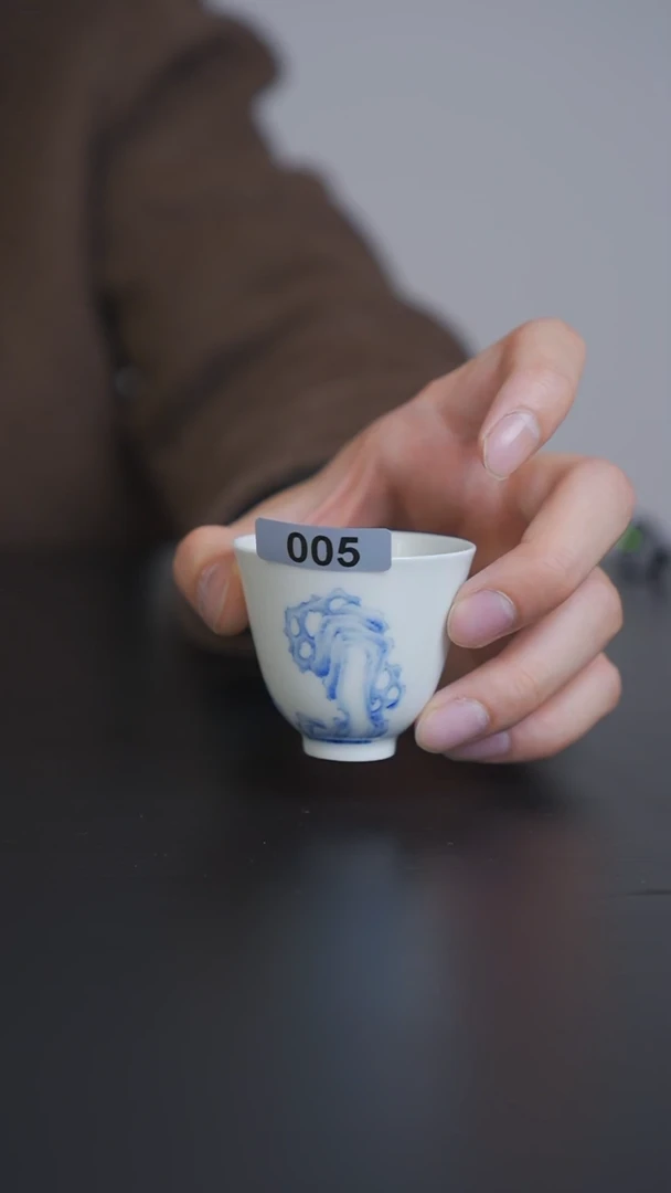 盖碗瓷青花太湖石铃铛杯
