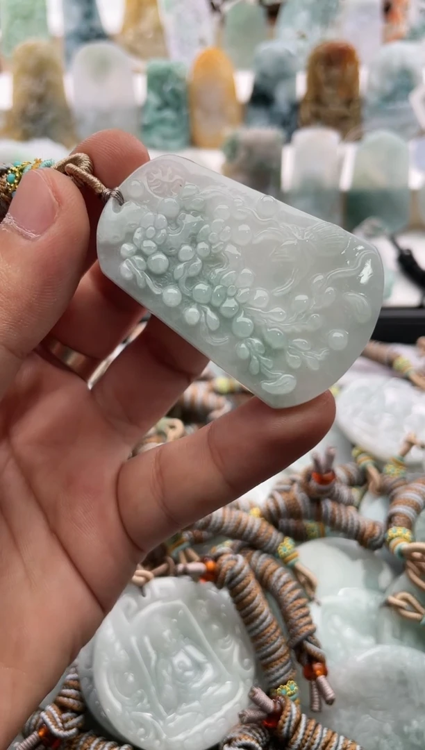 【闪购商品】翡翠颈饰未镶嵌..../1/15/150