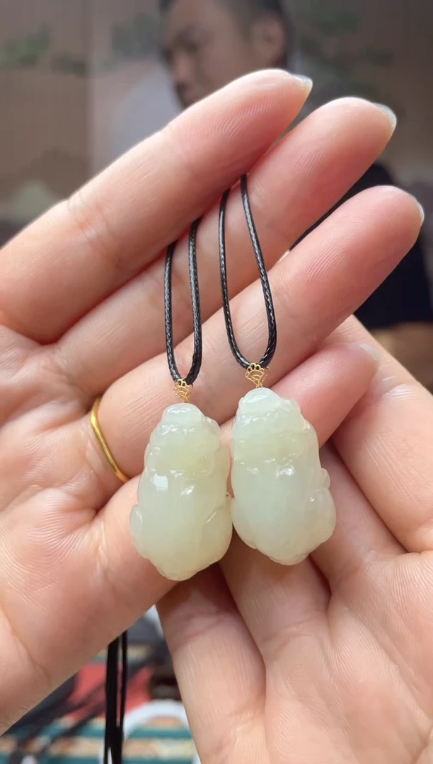 和田玉18K金镶嵌颈饰拍一发一