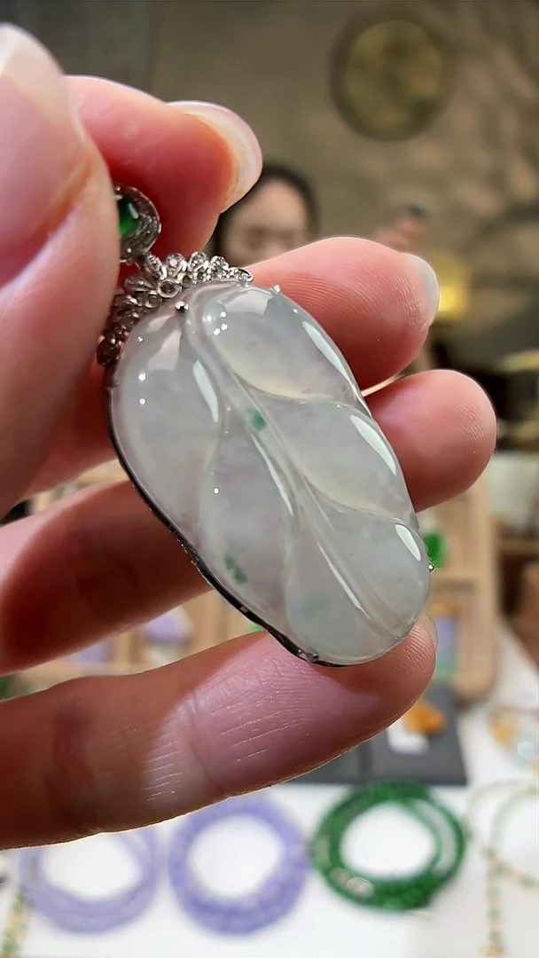 吊坠(不含链)18K金镶嵌翡翠叶子