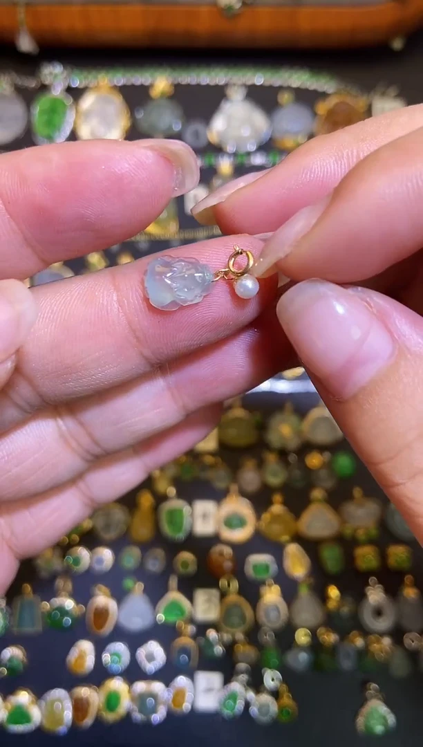 翡翠18K金镶嵌吊坠(不含链)1