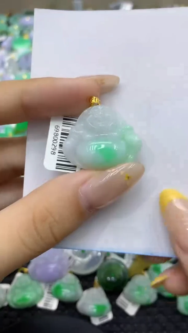 颈饰18K金镶嵌翡翠天然缅甸翡翠A货