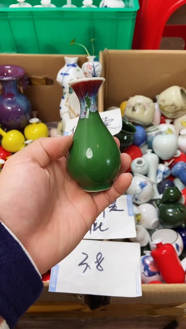 摆件12.27晚微瑕小花瓶摆件（介意慎拍）