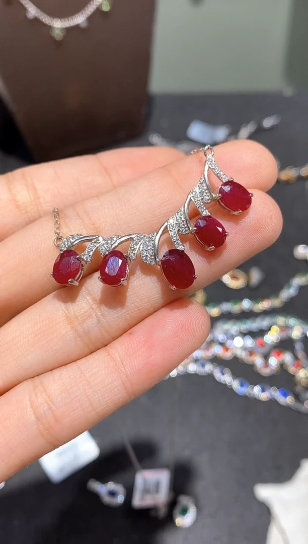 颈饰银S925镶嵌红宝石项链