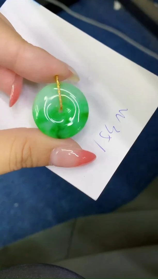 翡翠18K金镶嵌颈饰缅甸天然翡翠A货