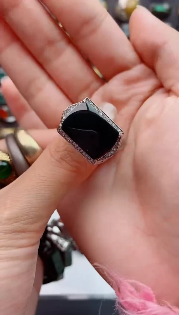 银S925镶嵌戒指翡翠人****?天然翡翠男戒