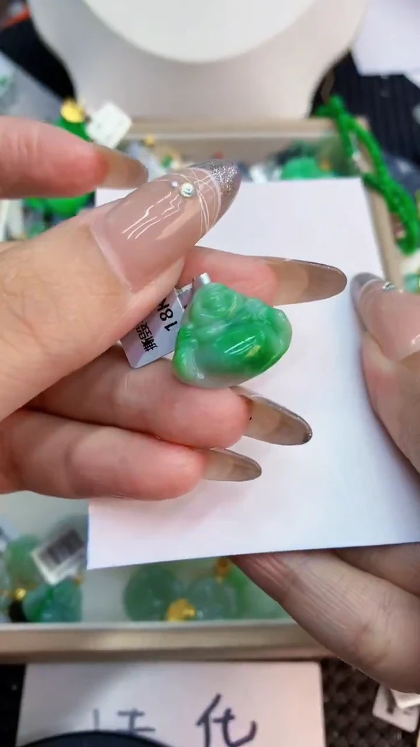 颈饰未镶嵌翡翠1