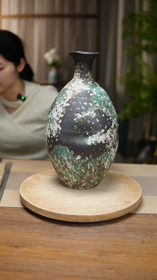 【闪购商品】陶瓷   花器涂鸦绿保龄球瓶
