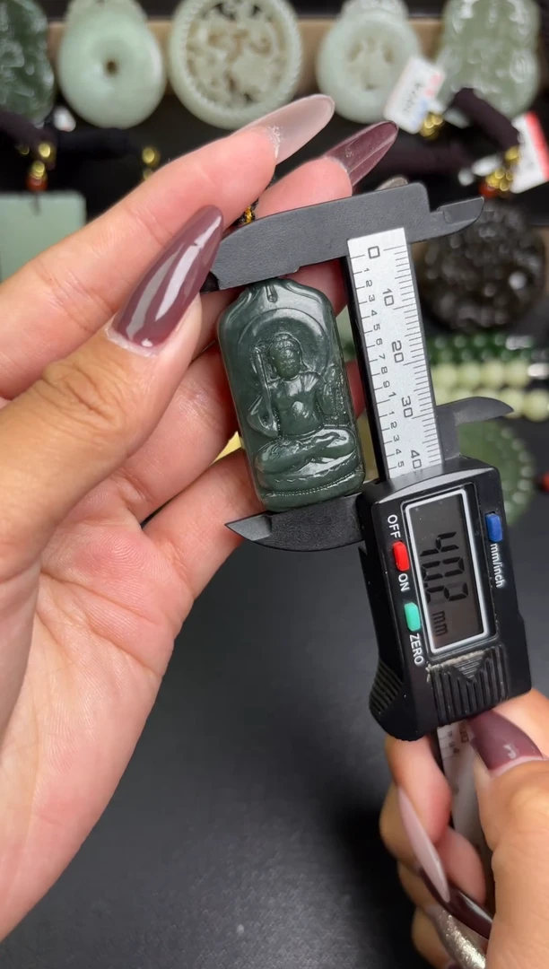 和田玉未镶嵌颈饰1