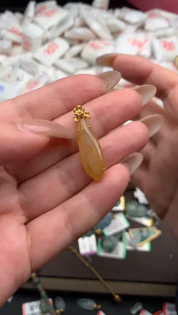 【闪购商品】翡翠颈饰18K金镶嵌一