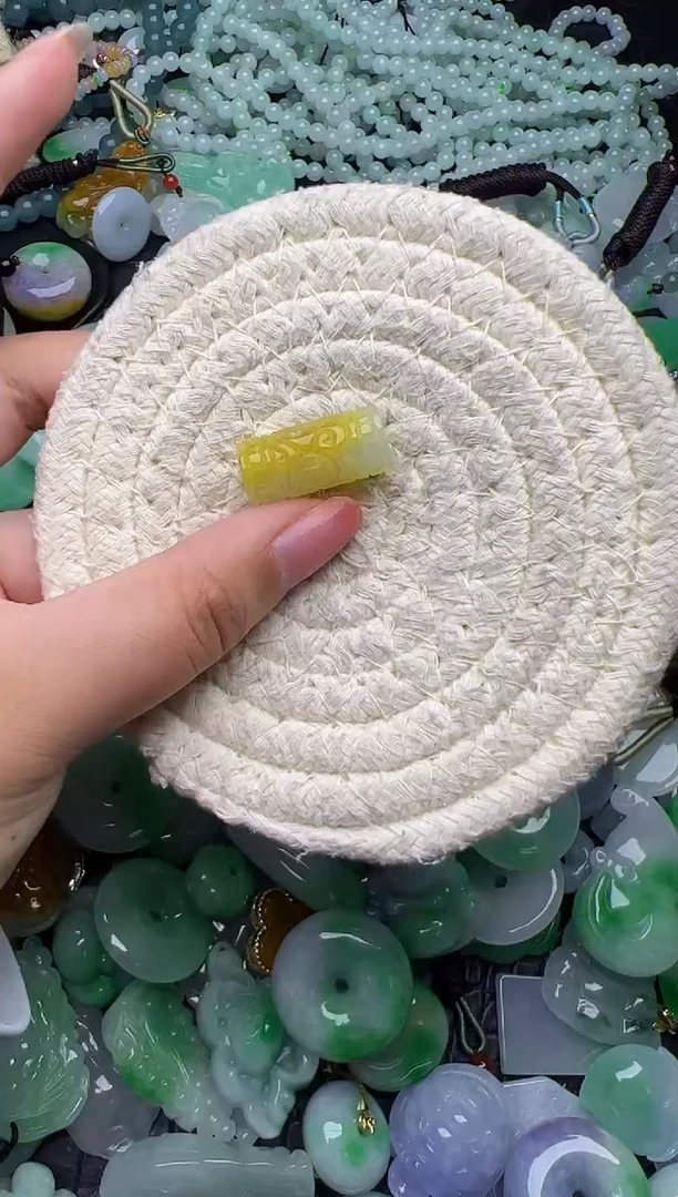 翡翠未镶嵌颈饰天然缅甸翡翠吊坠