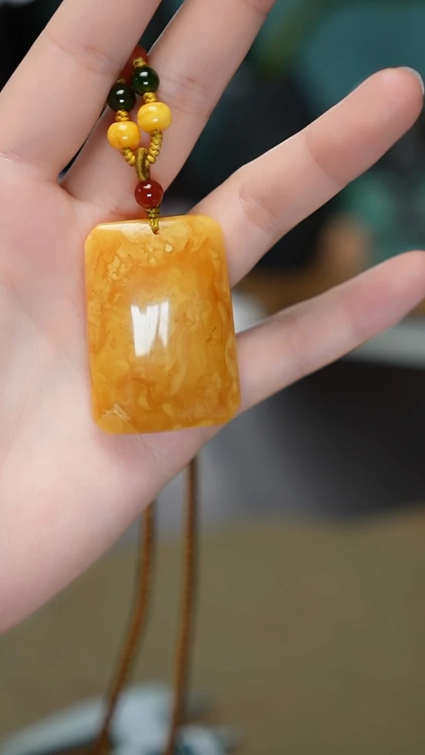 蜜蜡吊坠(赠链)未镶嵌，吊坠，
