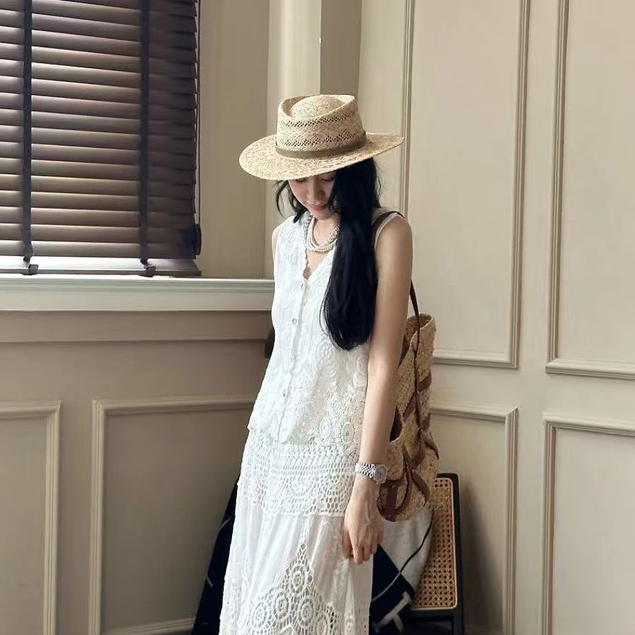 【自由乐章】镂空绣花马甲背心女春夏外穿 V领无袖开衫坎肩白色