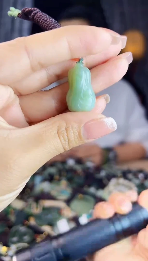 未镶嵌和田玉挂件1