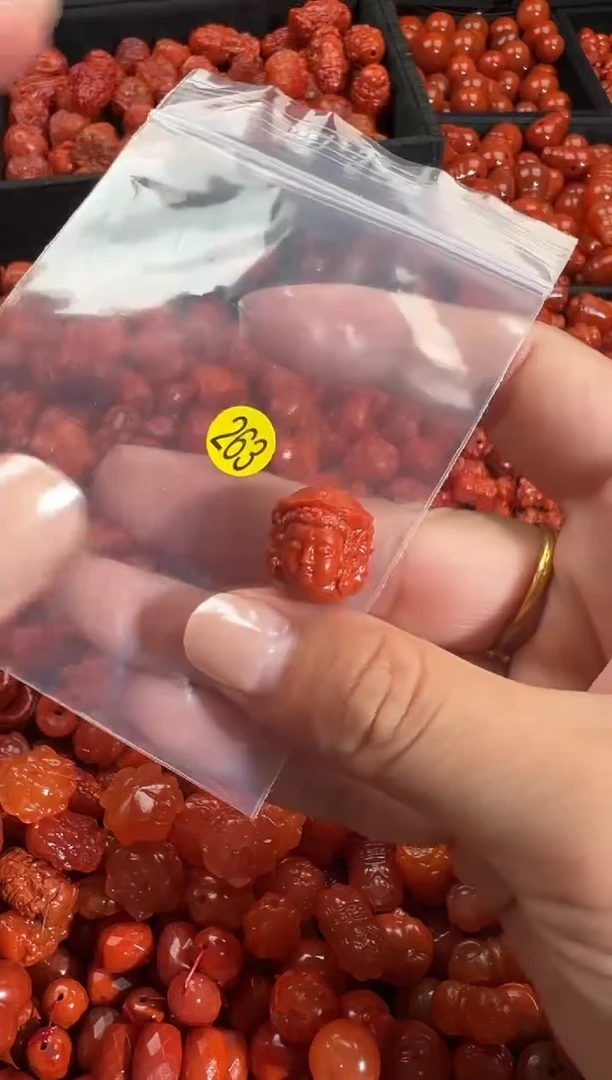 颈饰未镶嵌南红玛瑙1