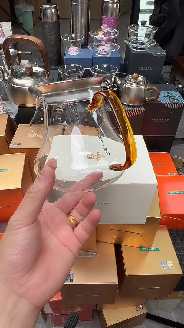@@器态赏茗琥珀色