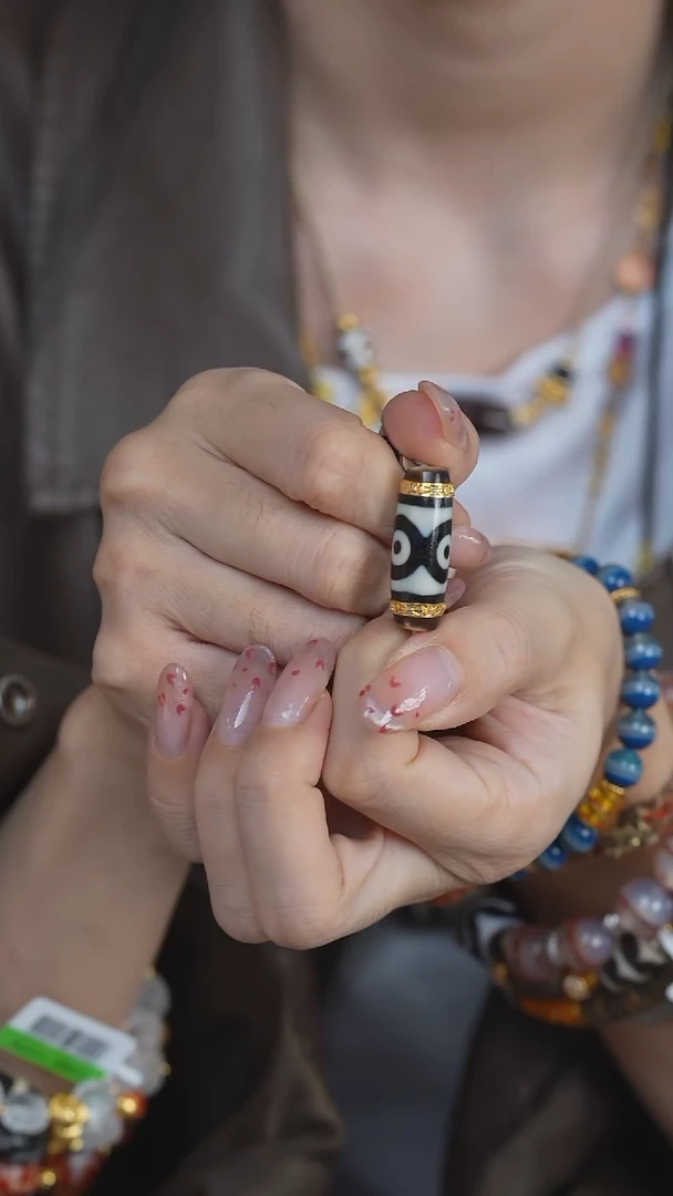 玛瑙/玉髓（覆膜）颈饰18K金镶嵌Q00299-18K金镶猫三单珠多样性发一