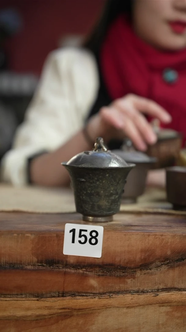 【闪购商品】158等烟雨陶瓷手作主人杯