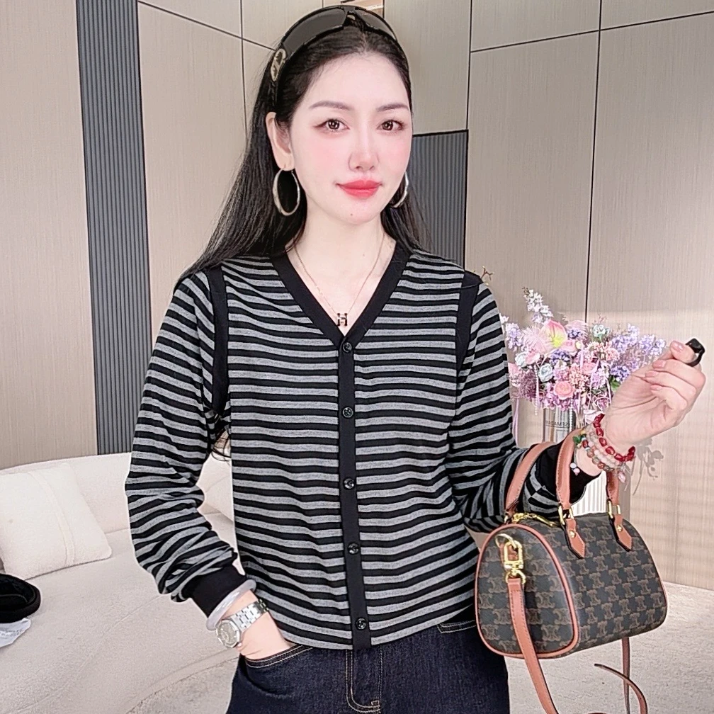 【5398】2025早秋新款减龄V领套头设计显瘦T恤百搭女士长袖上衣