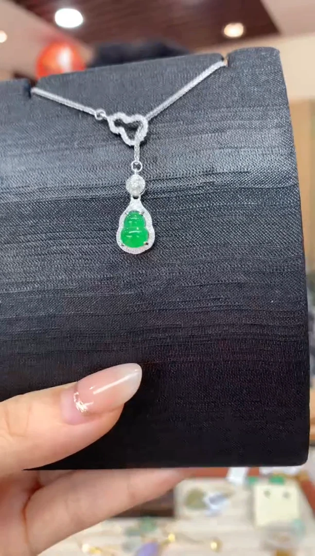 套链未镶嵌翡翠葫芦
