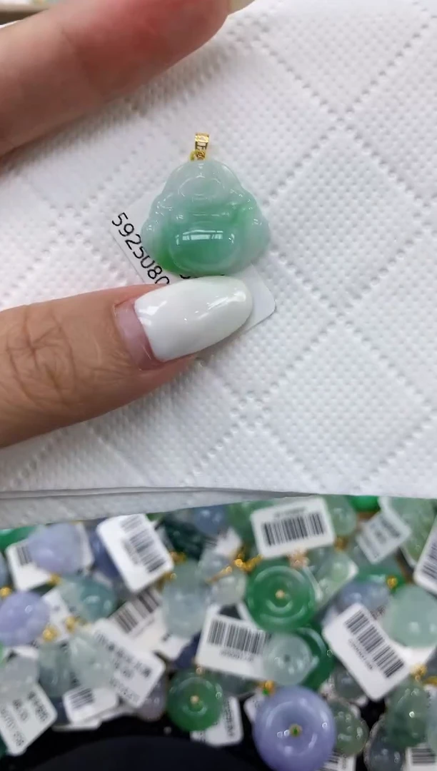 颈饰18K金镶嵌翡翠11111111111