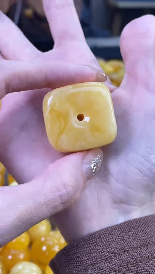 裸石琥珀未镶嵌J70