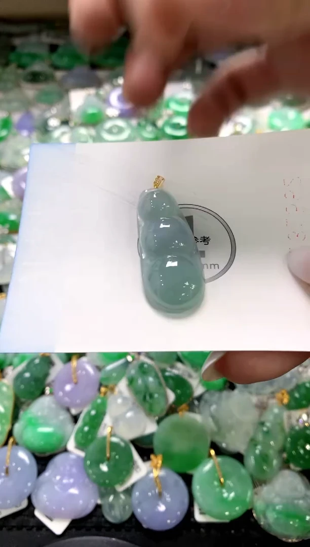 颈饰18K金镶嵌翡翠1111111111111111