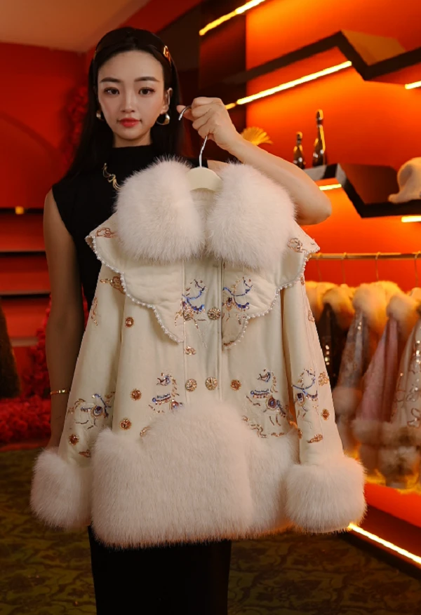 【马上有钱】新款时尚洋气加绒加厚国风秋冬季保暖大毛领外套9390