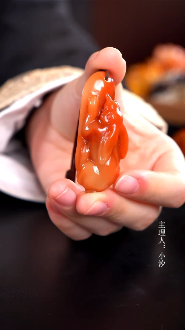 寿山石凉**↙寿山石小兔子