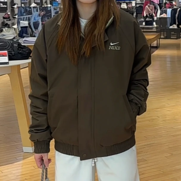 Nike耐克 男女同款马年咖色梭织运动休闲夹克外套 IQ3705-212