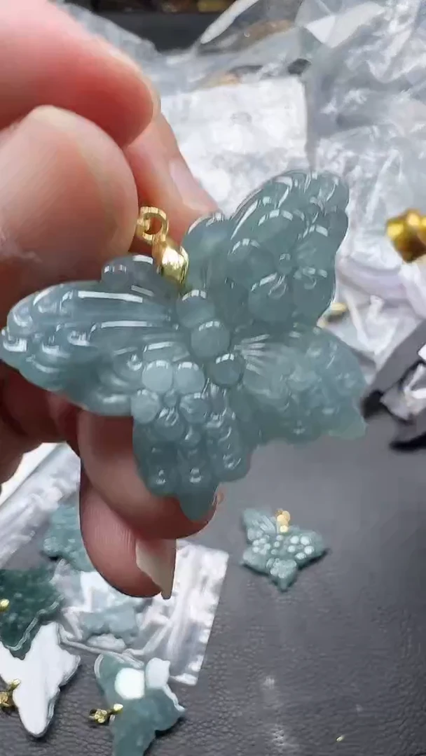 翡翠未镶嵌颈饰070