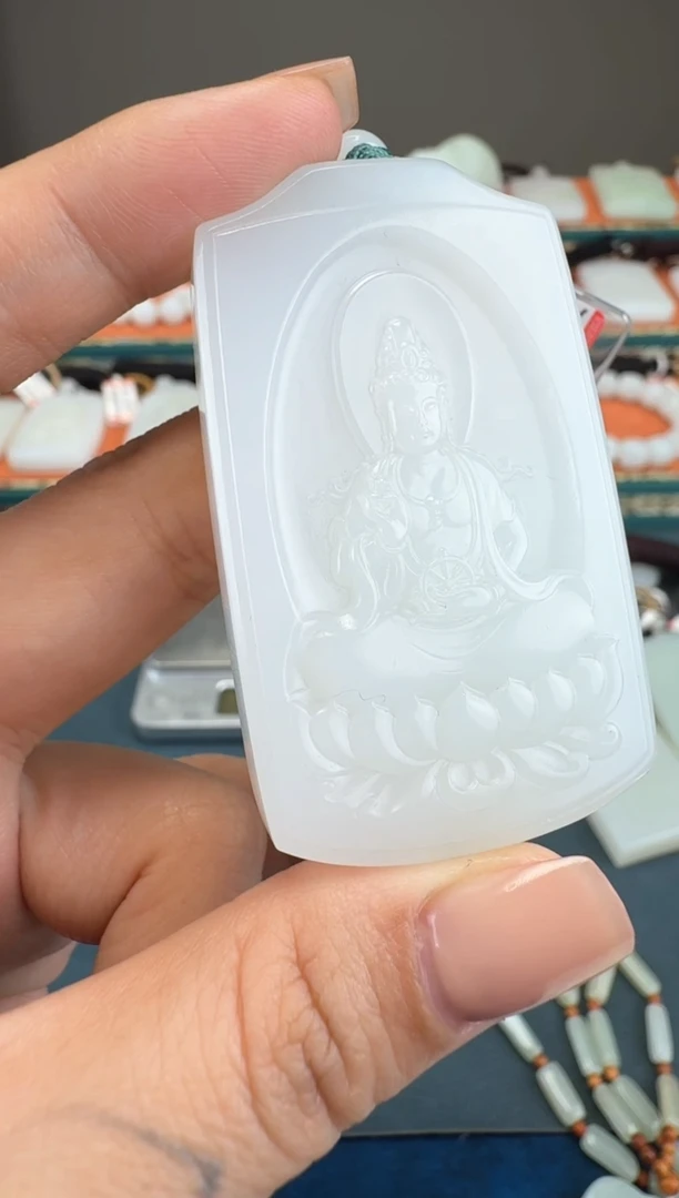 颈饰未镶嵌和田玉1