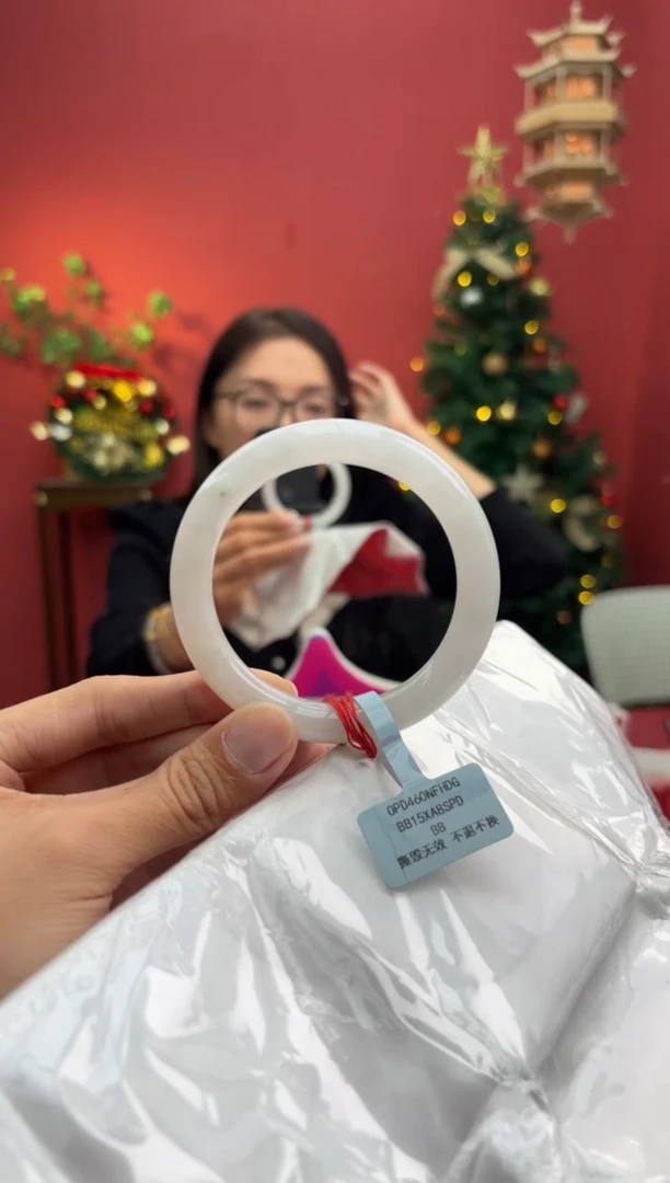 未镶嵌手镯（圆镯）翡翠翡翠手镯1