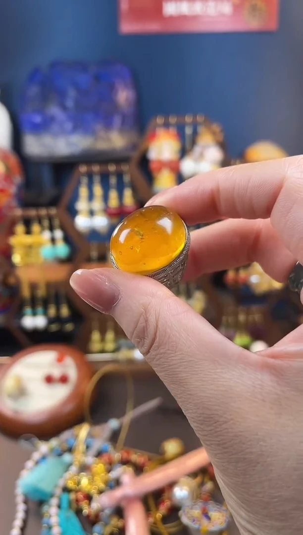 琥珀未镶嵌戒指?*朵，琥珀戒指