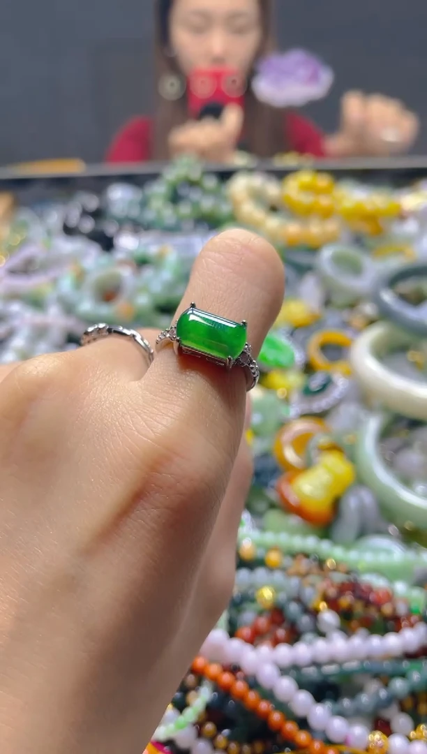 颈饰未镶嵌翡翠/U/翡翠A货，一件也是批发价