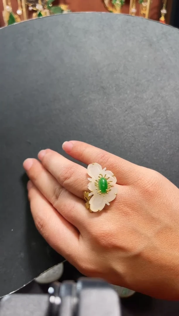 【闪购商品】和田玉戒指18K金镶嵌戒指