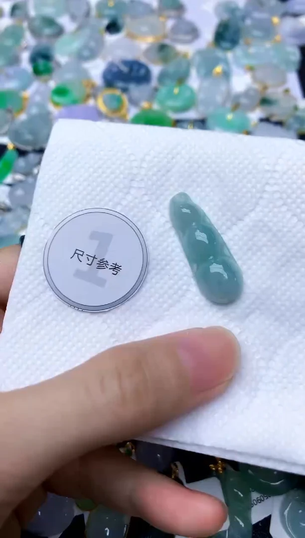 颈饰未镶嵌翡翠天然A货翡翠