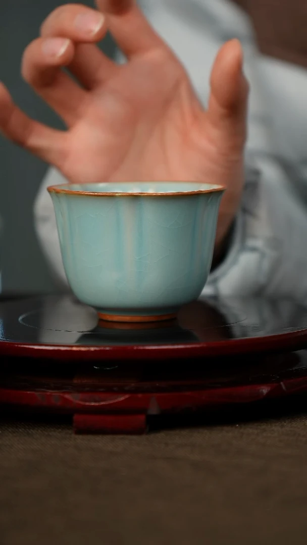 全品 湖水蓝 花口杯