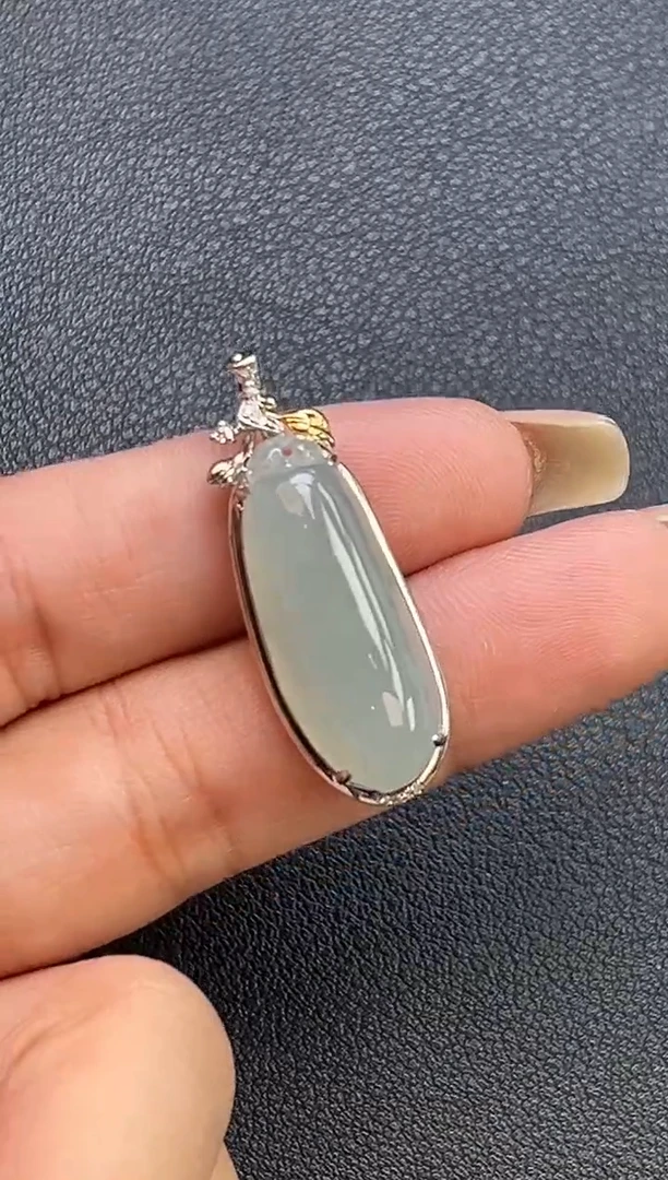 颈饰18K金镶嵌翡翠YM1156-1 福瓜