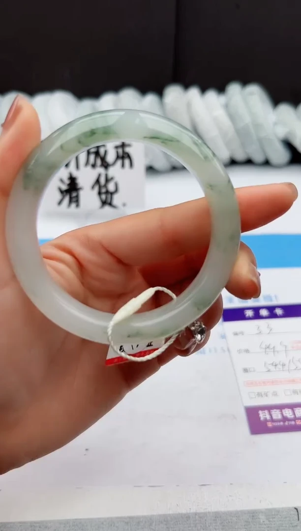 【闪购商品】石英质玉手镯未镶嵌33