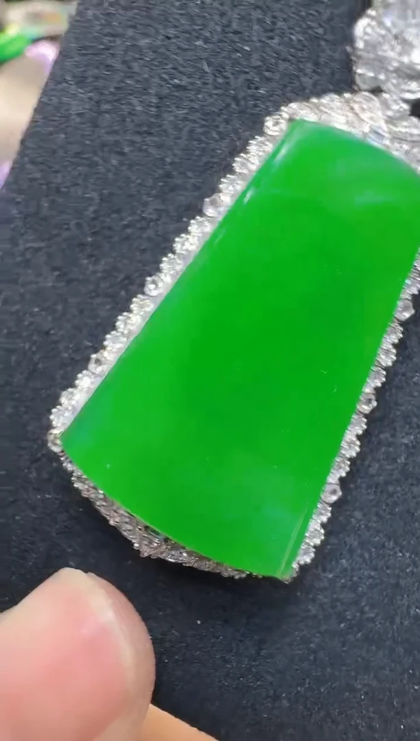 吊坠(不含链)18K金镶嵌翡翠多样性团购发一件