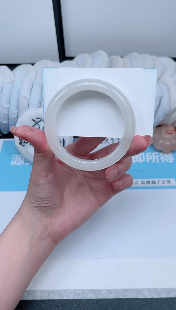 【闪购商品】石英质玉手镯未镶嵌150-55.1