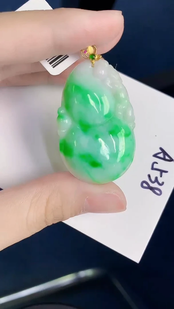 颈饰18K金镶嵌翡翠天然翡翠缅甸A货