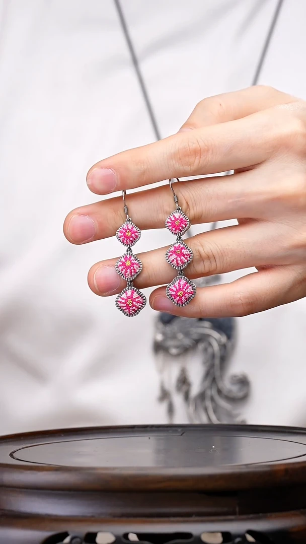 【闪购商品】刺绣黔东南苗族刺绣A296