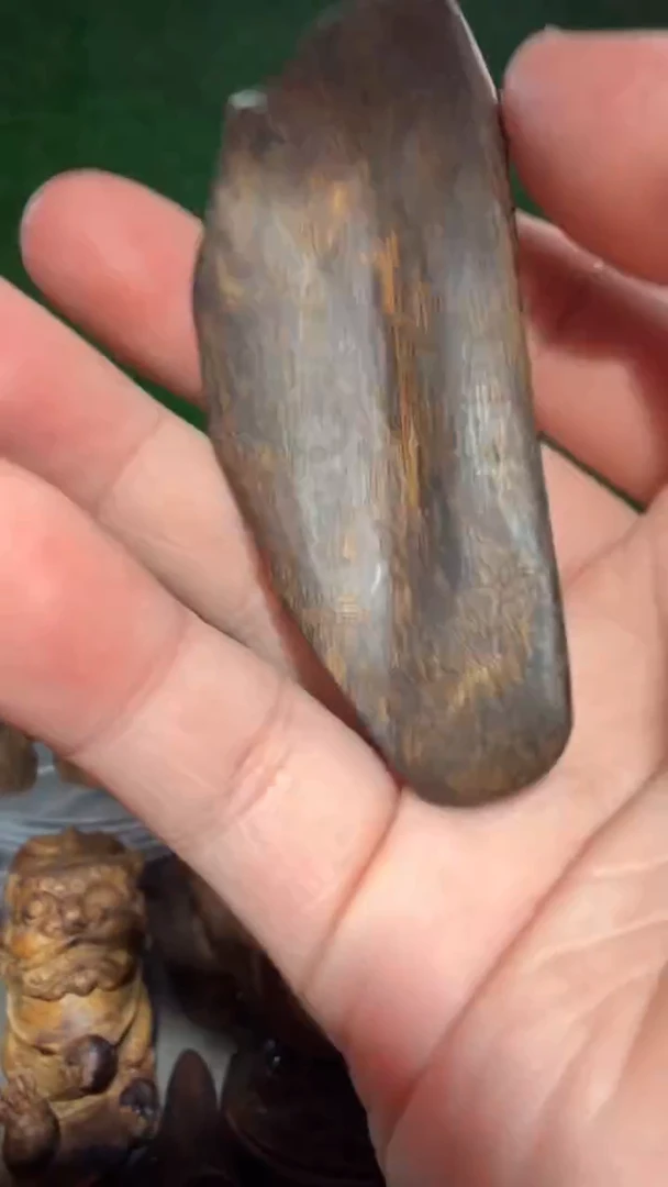 沉香吊坠文莱多样性发一