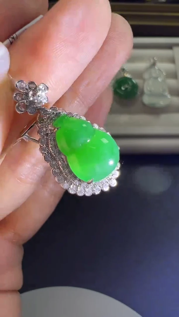 颈饰18K金镶嵌翡翠KYY1212-011