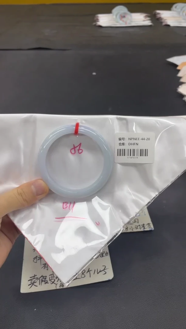 未镶嵌手镯翡翠翡翠手镯