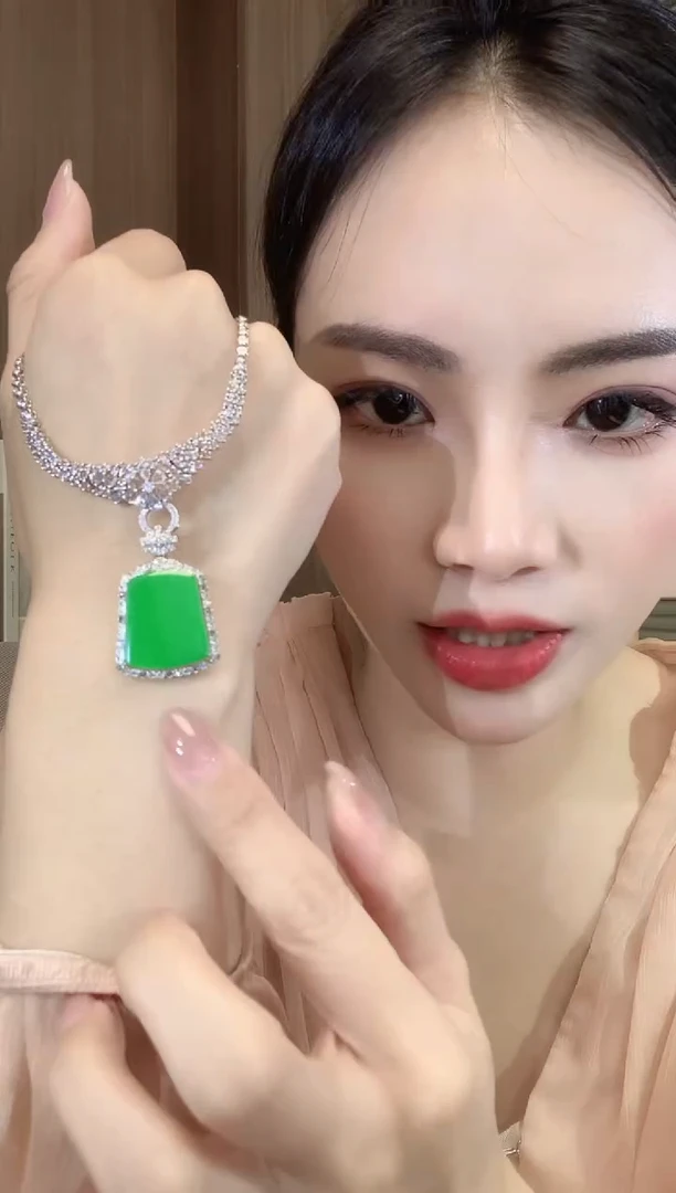 翡翠18K金镶嵌吊坠(不含链)A77